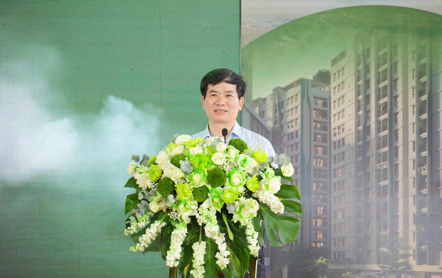 Ông Vũ Quyết Tiến, Phó Bí thư Tỉnh uỷ, Chủ tịch Ủy ban MTTQ Việt Nam tỉnh Quảng Ninh, phát biểu chỉ đạo tại lễ khởi công.