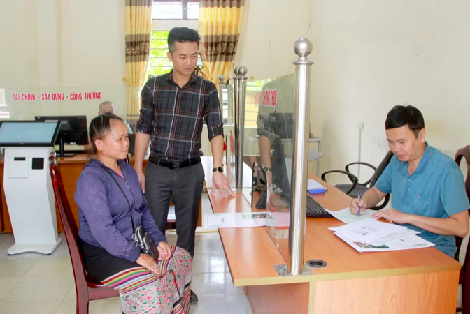 Công chức được giao phụ trách hoặc giao quyền cấp trưởng bằng văn bản có thể được hưởng phụ cấp chức vụ của cấp trưởng trong thời gian đảm nhiệm nhiệm vụ.