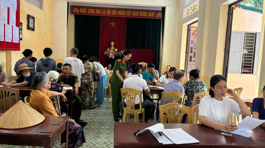 Thanh Hóa: Về đích sớm trong chi trả an sinh xã hội không dùng tiền mặt.