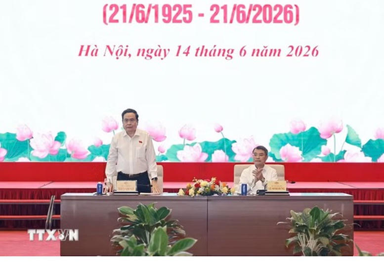 Chủ tịch Quốc hội Trần Thanh Mẫn và Thủ tướng Chính phủ Lê Minh Hưng gặp mặt lãnh đạo các cơ quan báo chí nhân Ngày Báo chí Cách mạng Việt Nam - Ảnh: TTXVN