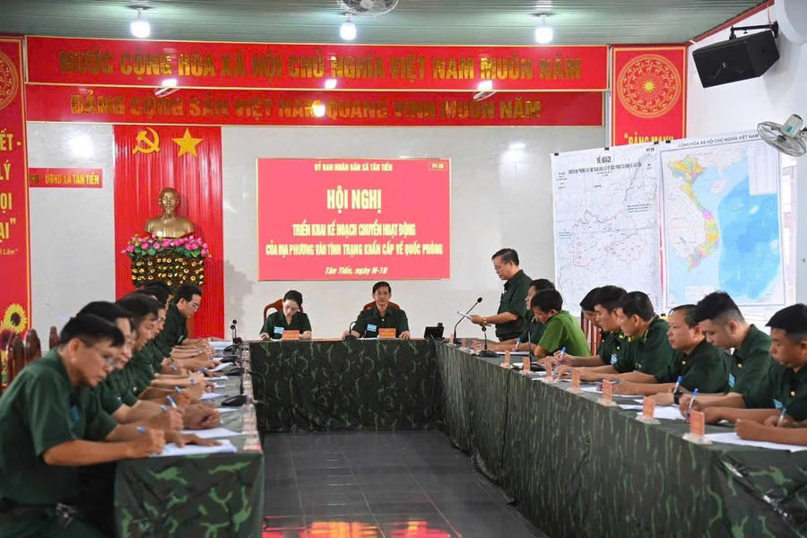 Hội nghị triển khai kế hoạch chuyển hoạt động của địa phương vào trạng thái khẩn cấp về quốc phòng.