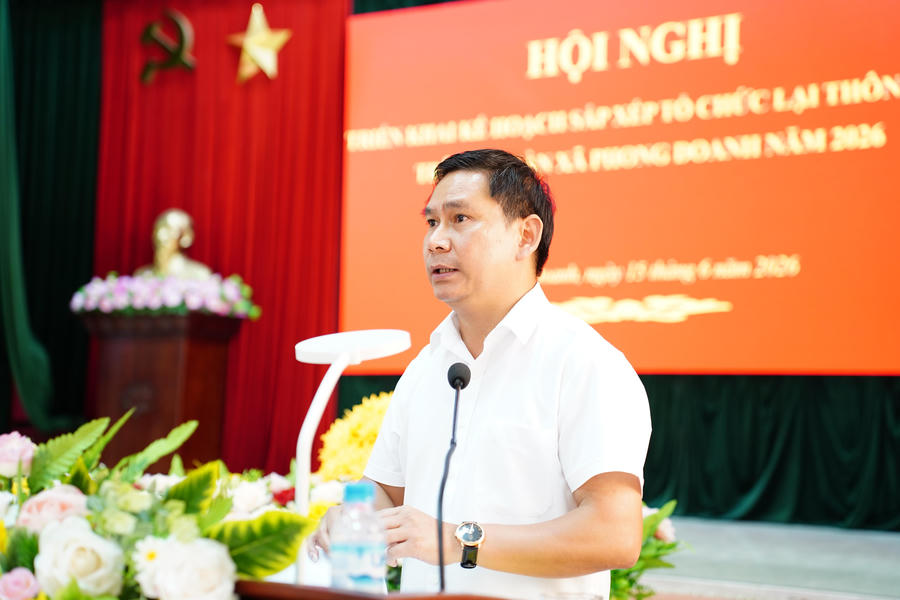 Ông Vũ Hoàng Hiệp - Chủ tịch UBND xã Phong doanh phát biểu tại hội nghị