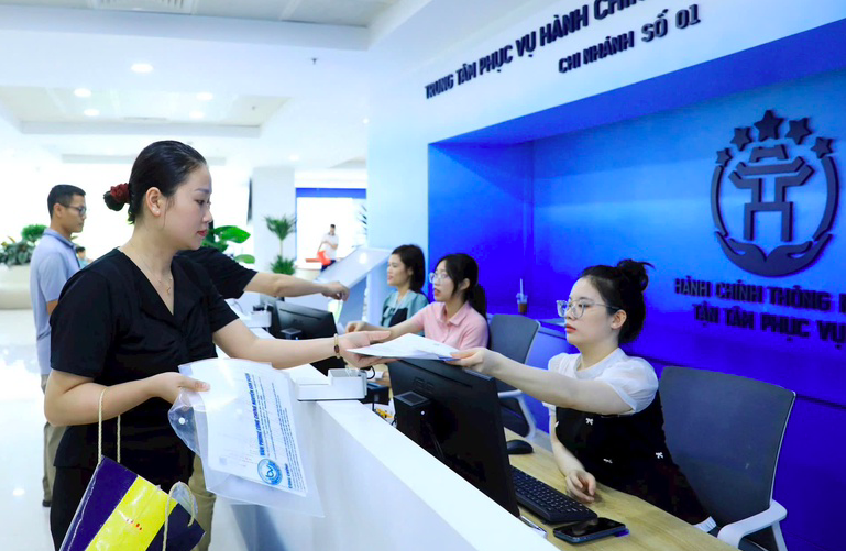 Trung tâm Phục vụ hành chính công thành phố Hà Nội, chi nhánh 01. Ảnh: VGP