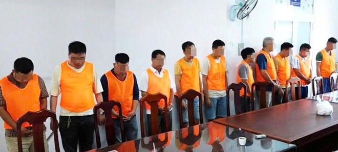 Các đối tượng trong đường dây cá độ bóng đá. Ảnh C.A tỉnh Khánh Hoà Các đối tượng trong đường dây cá độ bóng đá. Ảnh C.A tỉnh Khánh Hoà