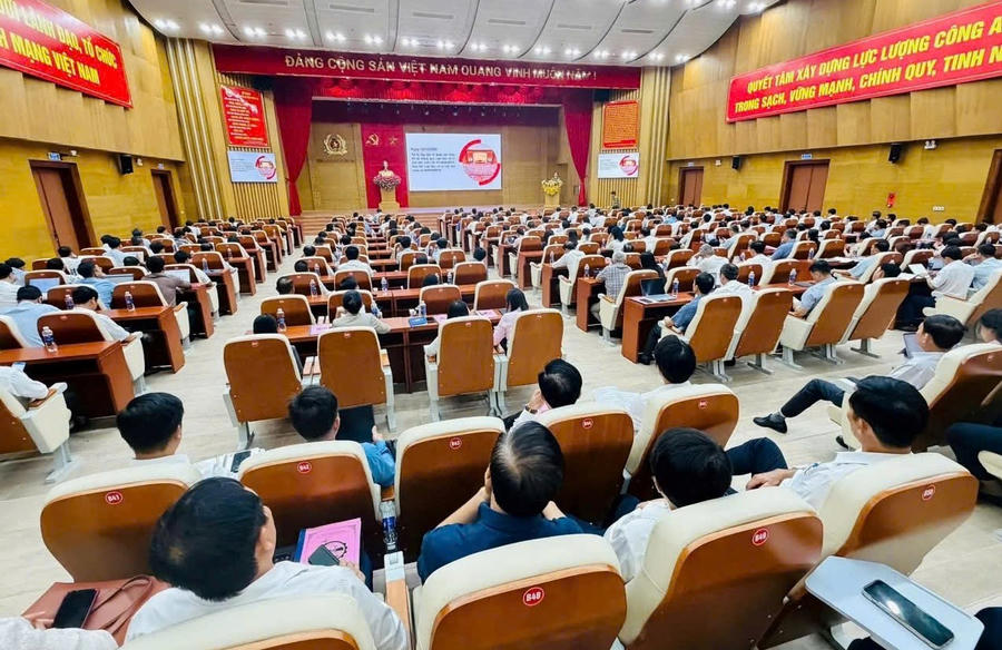Quang cảnh hội nghị tập huấn. Quang cảnh hội nghị tập huấn.