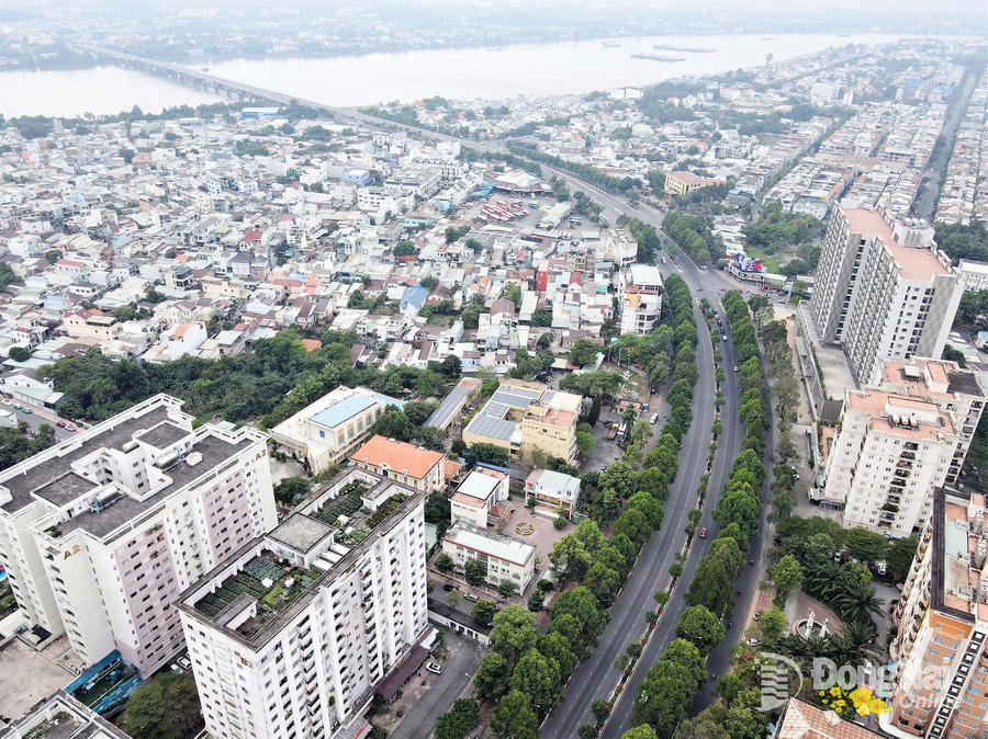 Một góc không gian đô thị Biên Hòa ven sông Đồng Nai. 