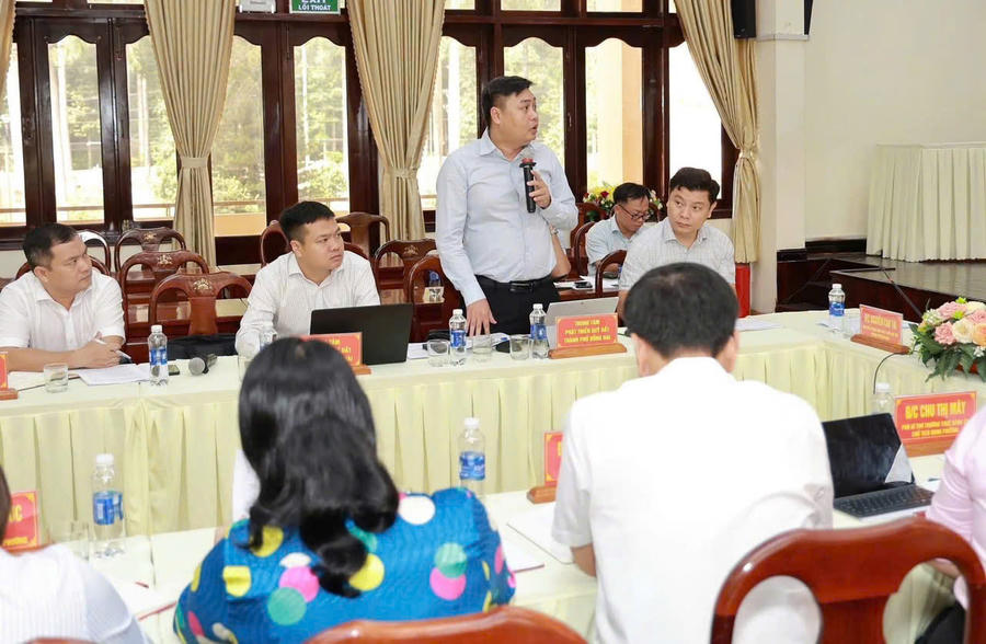 Đại biểu tham dự hội nghị.