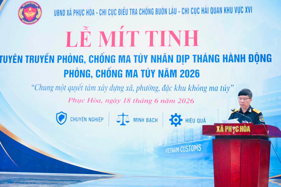 Phó Cục trưởng Cục Hải quan Lưu Mạnh Tưởng phát biểu tại buổi lễ.