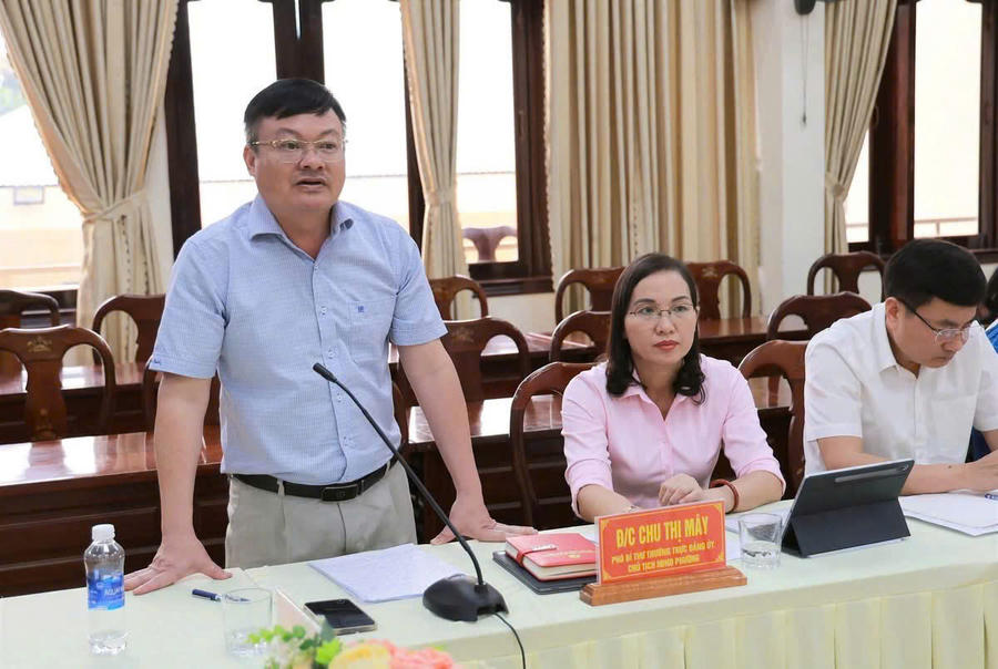 Các đại biểu phát biểu ý kiến.