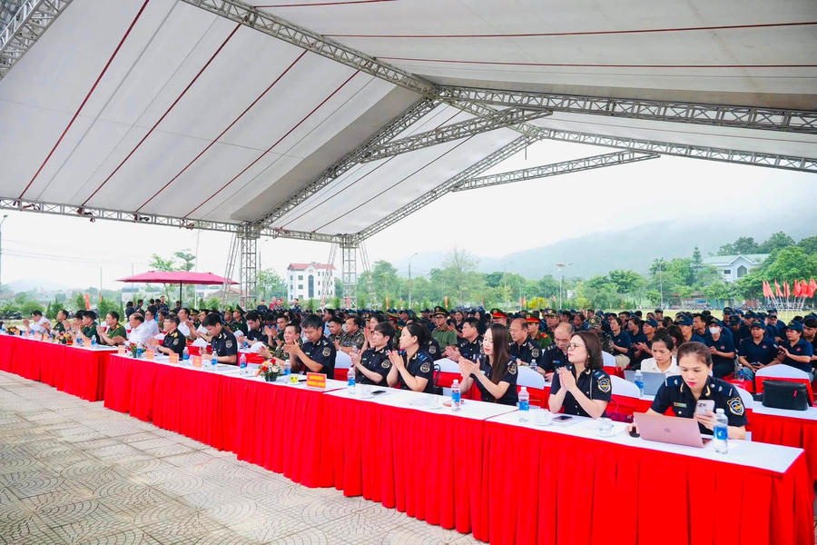 Toàn cảnh buổi lễ.