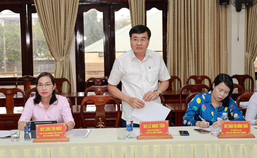 Các đại biểu phát biểu ý kiến.