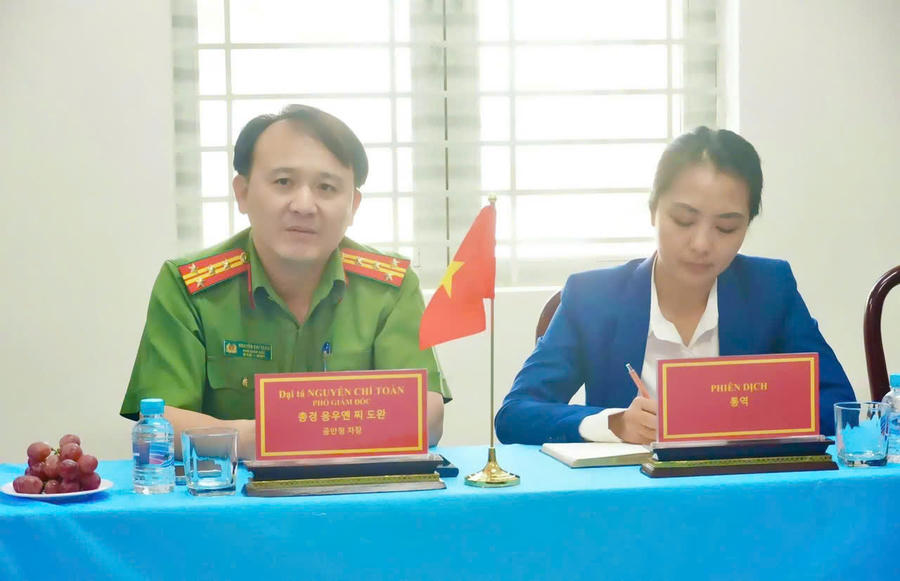 Đại biểu phát biểu ý kiến.