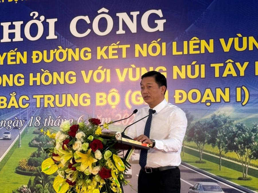 Ông Nguyễn Cao Sơn, Phó Chủ tịch UBND tỉnh Ninh Bình phát biểu tại lễ khởi công dự án