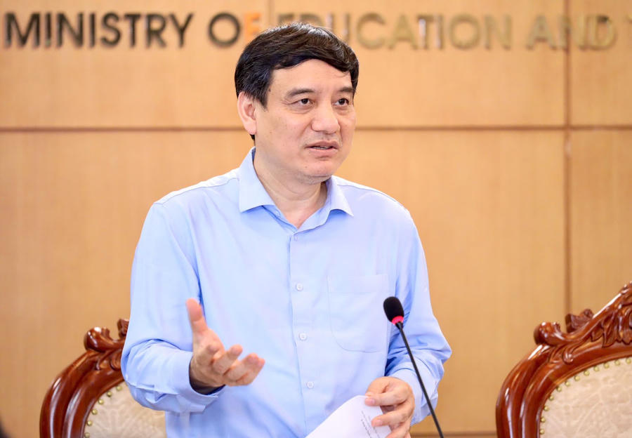 Chủ nhiệm Ủy ban VHXH Nguyễn Đắc Vinh.