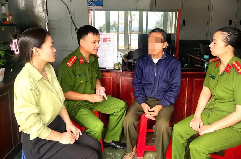 Nghe tin cháu vi phạm pháp luật, ông suýt bị lừa chuyển tiền - Ảnh Công an Hà Tĩnh
