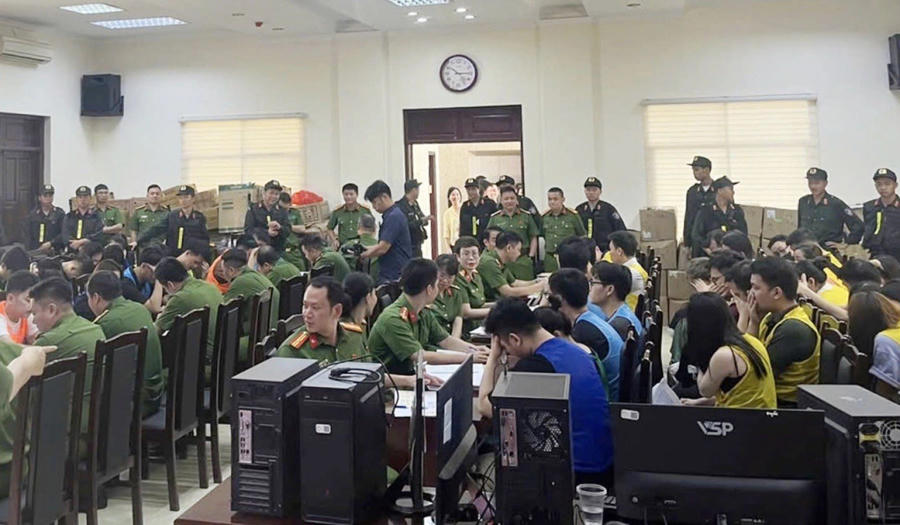Cơ quan Công an làm việc với các đối tượng liên quan. Ảnh: Công an cung cấp.