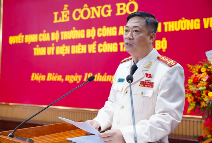 Đại tá Lê Đức Trường, tân Phó Giám đốc Công an tỉnh Điện Biên. Ảnh Công an tỉnh Điện Biên
Đại tá Lê Đức Trường, tân Phó Giám đốc Công an tỉnh Điện Biên. Ảnh Công an tỉnh Điện Biên