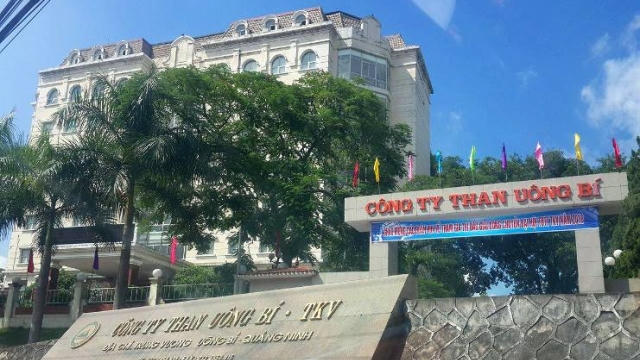 Trụ sở Công ty Than Uông Bí - TKV, đơn vị có công nhân gặp tai nạn lao động và tử vong sau đó. Trụ sở Công ty Than Uông Bí - TKV, đơn vị có công nhân gặp tai nạn lao động và tử vong sau đó.