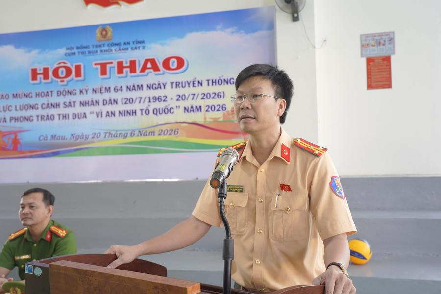 Thượng tá Nguyễn Thanh Toàn - Phó Trưởng phòng Cảnh sát giao thông, Phó Cụm trưởng Cụm thi đua Khối Cảnh sát 2 phát biểu khai mạc.