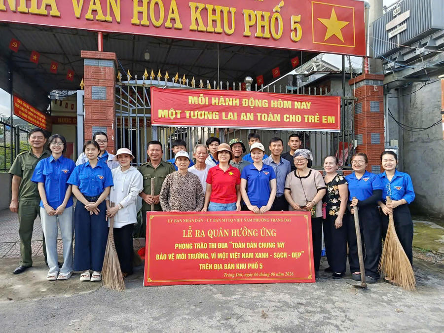 Chung tay bảo vệ môi trường xanh, sạch, đẹp.