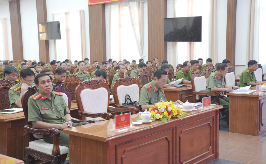 Các đại biểu tham dự lễ khai mạc Kỳ thi tuyển Điều tra viên Công an tỉnh Cà Mau năm 2026.