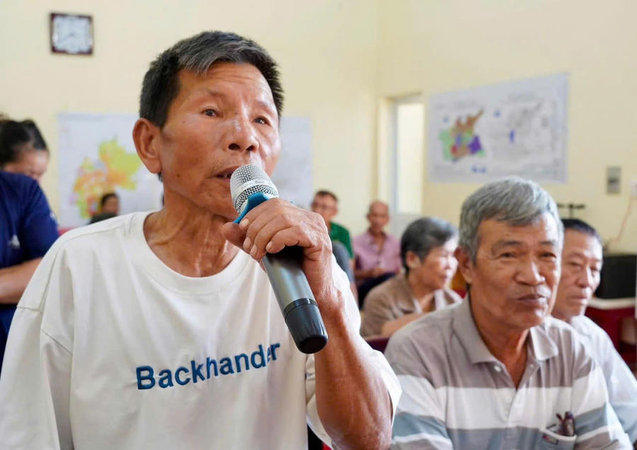 Đại diện cử tri trình bày ý kiến.