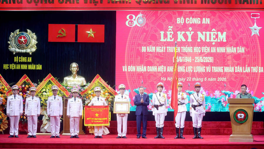 Tổng Bí thư, Chủ tịch nước Tô Lâm trao danh hiệu Anh hùng Lực lượng vũ trang nhân dân tặng Học viện ANND.