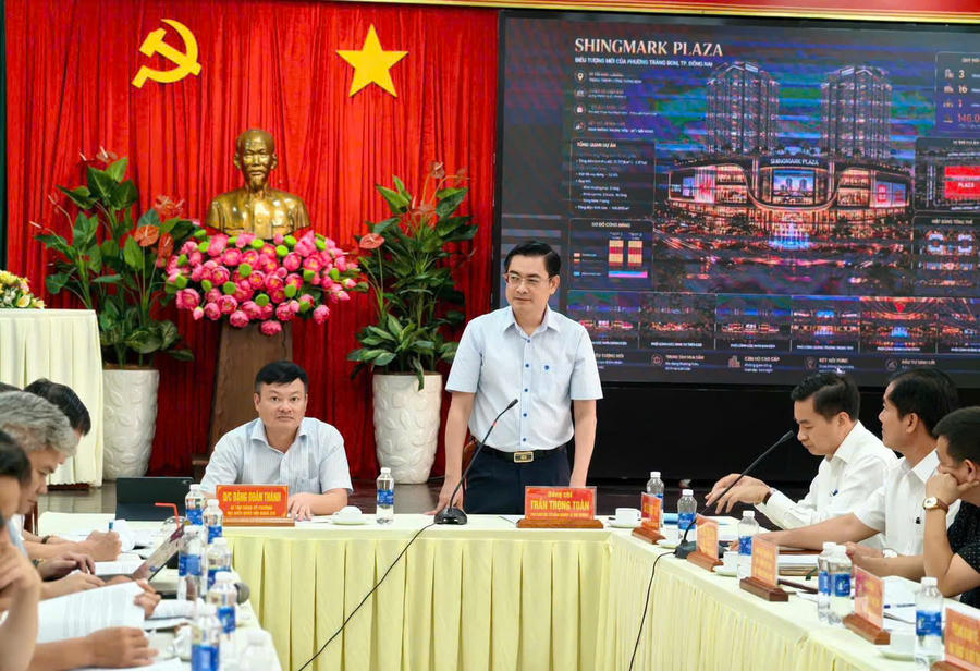 Ông Trần Trọng Toàn, Phó Giám đốc Sở Nông nghiệp và Môi trường phát biểu.