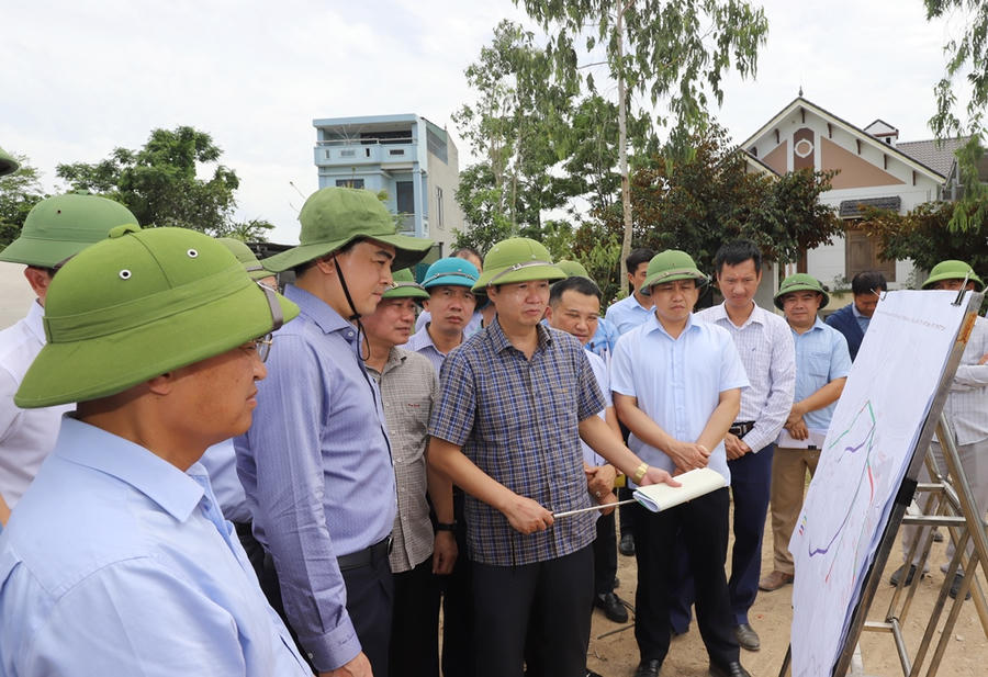 Chủ tịch UBND tỉnh&nbsp; Nguyễn Hoài Anh cùng đoàn công tác kiểm tra tiến độ thi công Dự án phát triển tổng hợp các đô thị động lực - Tiểu dự án đô thị Tĩnh Gia.