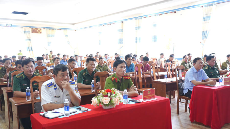 Đại biểu tham dự Hội nghị.