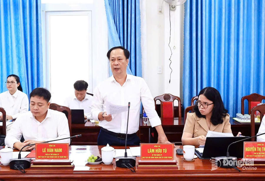 Đại biểu các xã, phường trình bày ý kiến