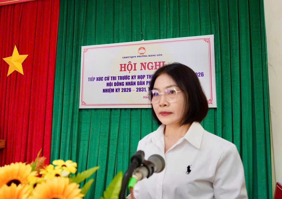 Bà Nguyễn Thị Thanh, Đảng ủy viên, Phó Chủ tịch Ủy ban MTTQ Việt Nam phường, Chủ tịch Hội Liên hiệp Phụ nữ phường Hàng Gòn chủ trì hội nghị.