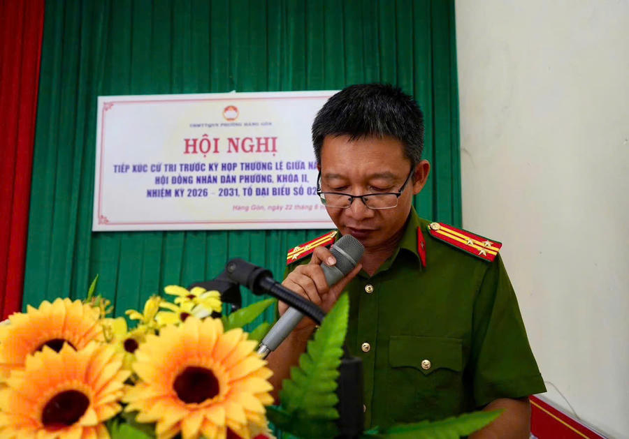 Đại biểu trình bày ý kiến.