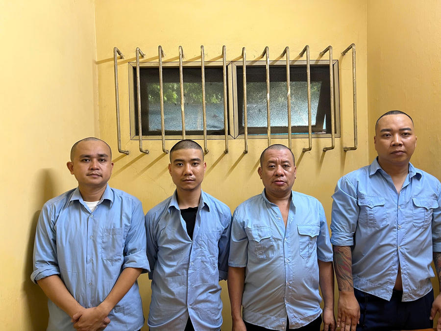 Các đối tượng trên.