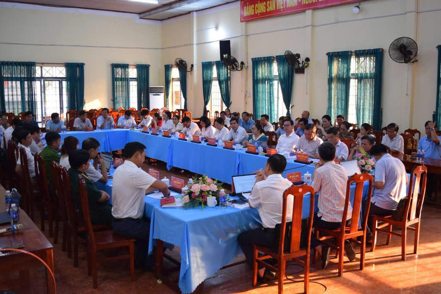 Toàn cảnh hội nghị.