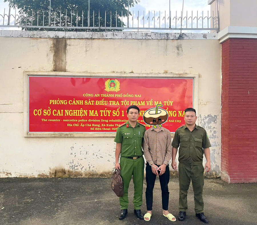 Công an phường Trảng Dài quyết liệt đưa các đối tượng nghiện ma túy đi cai nghiện bắt buộc, bảo đảm địa bàn bình yên, không tội phạm và tệ nạn.