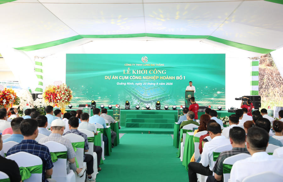 Quang cảnh buổi lễ khởi công.