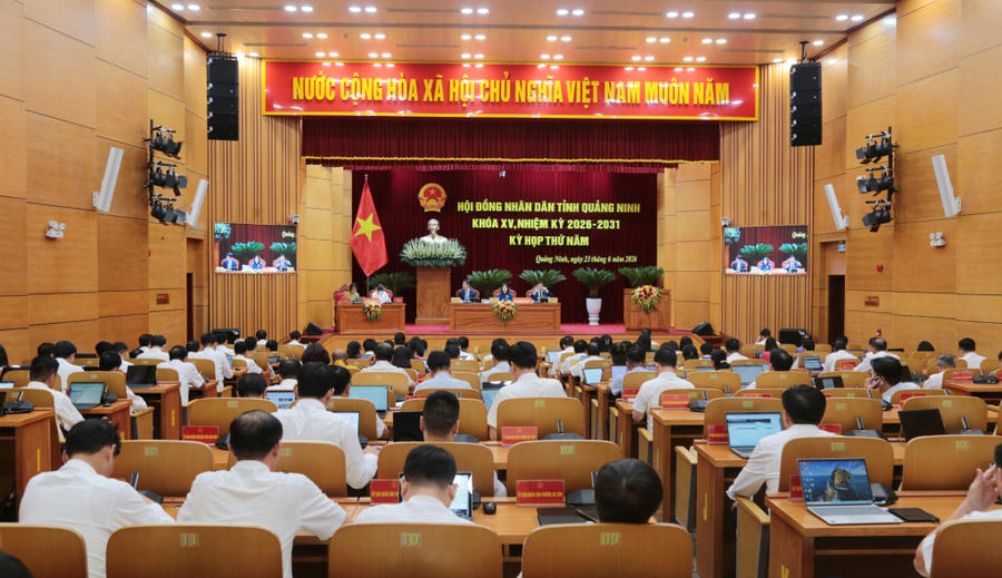 Quang cảnh kỳ họp. Quang cảnh kỳ họp.