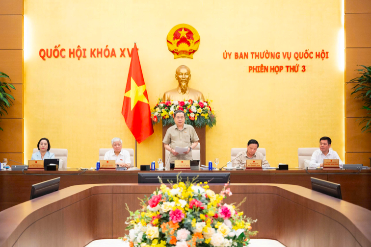 Phiên họp thứ 3 của Ủy ban Thường vụ Quốc hội (Ảnh: Hồng Phong).