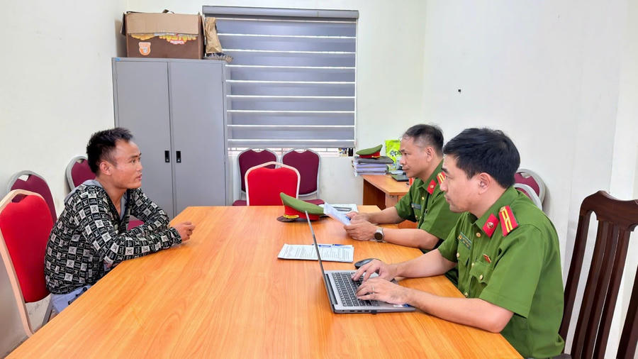 Đối tượng tại cơ quan Công an.