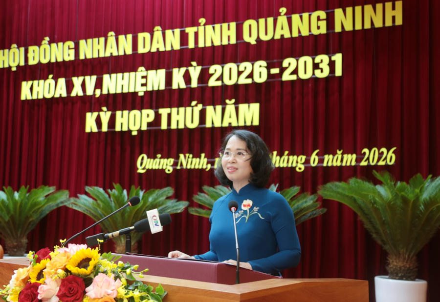 Bà Trịnh Thị Minh Thanh, Phó Bí thư Thường trực Tỉnh ủy, Chủ tịch HĐND tỉnh phát biểu bế mạc kỳ họp.