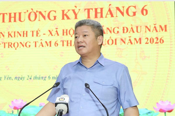 Ông Nguyễn Mạnh Quyền, Chủ tịch UBND tỉnh Hưng Yên phát biểu chỉ đạo tại phiên họp.