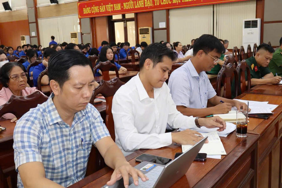 Các đại biểu tham dự buổi đối thoại.