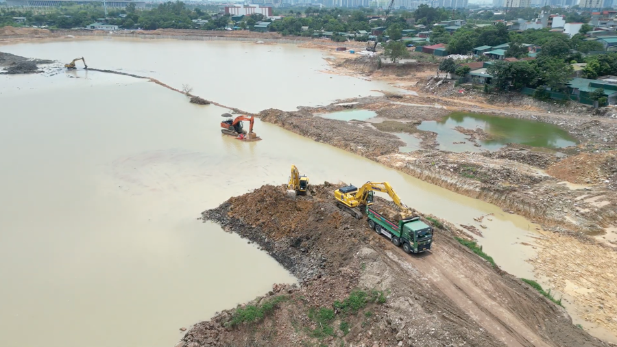 Nhằm tăng khả năng chống ngập, tiêu thoát nước trong mùa mưa, UBND TP Hà Nội đã phê duyệt 10 công trình chống ngập khẩn cấp, yêu cầu hoàn thành các hạng mục chính trước mùa mưa năm 2026.