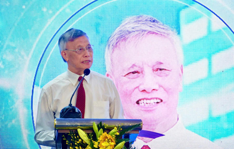PGS.TS Phạm Ngọc Ánh, Hiệu trưởng FBU phát biểu đề dẫn Hội thảo.