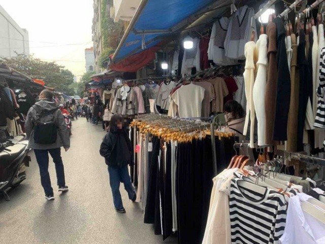 Việc di dời, giải tỏa chợ Nhà Xanh sẽ được xem xét.