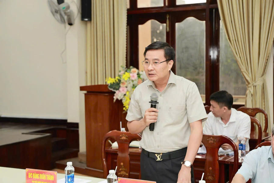 Đại biểu đại diện các xã phường trình bày ý kiến.