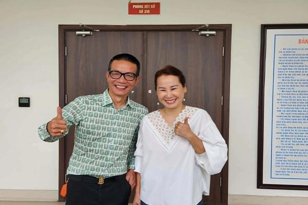 Nhạc sĩ Giáng Son và nhạc sĩ Nguyễn Vĩnh Tiến thắng kiện.