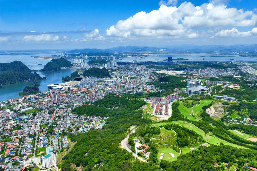 Tỉnh Quảng Ninh được công nhận đạt tiêu chí đô thị loại I.