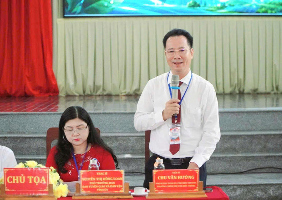 Các đại biểu phát biểu ý kiến.